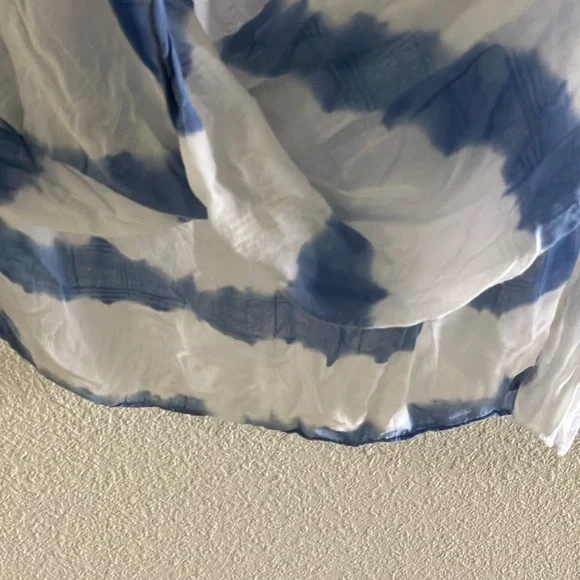 Hazel Sleeveless Twist Front High-Low Blue & White Stripe‎ Top Sz M- EUC - Picture 7 of 9